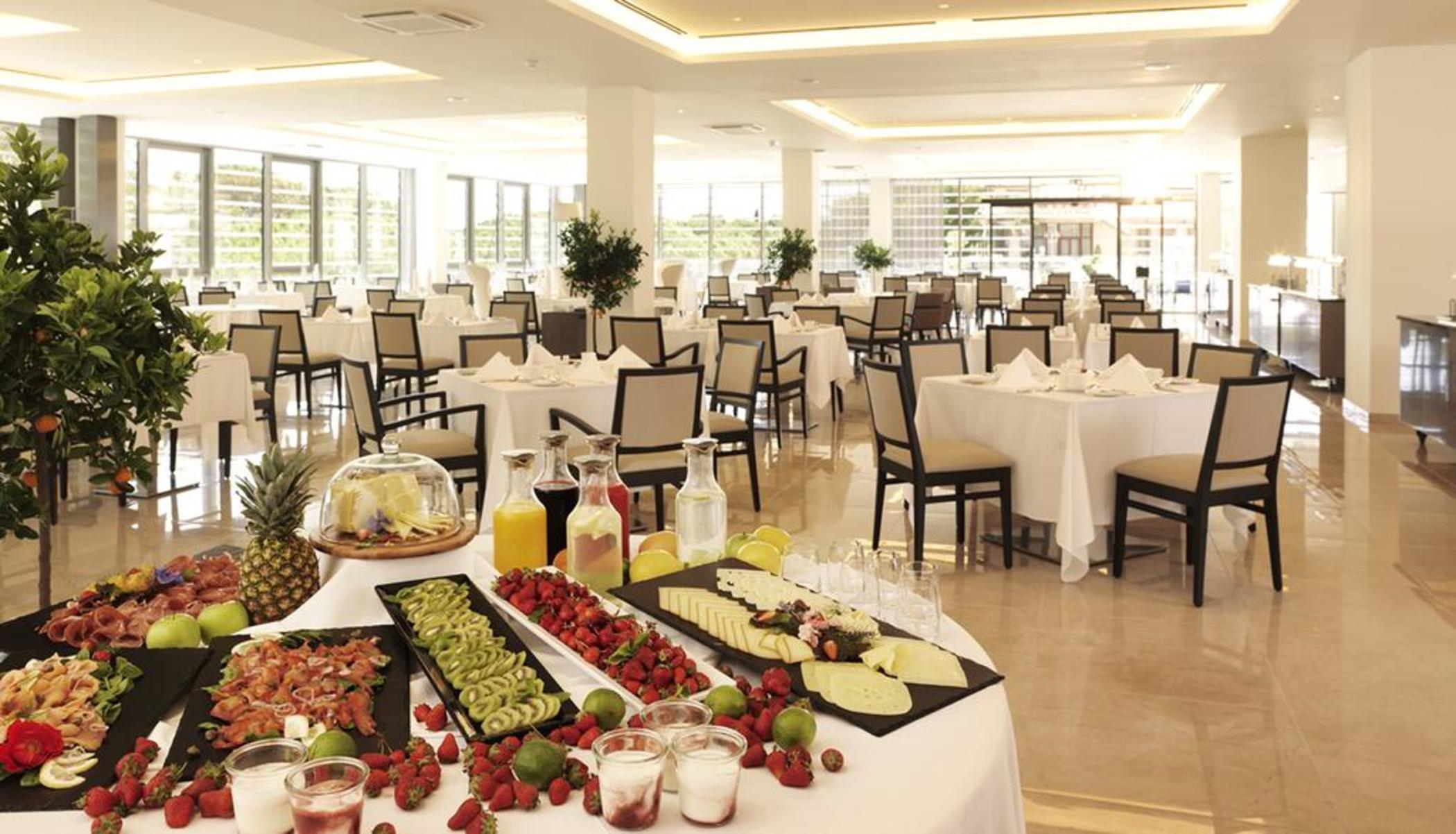 Hotel Slovenija - Terme & Wellness Lifeclass Portorož Extérieur photo A buffet at a hotel