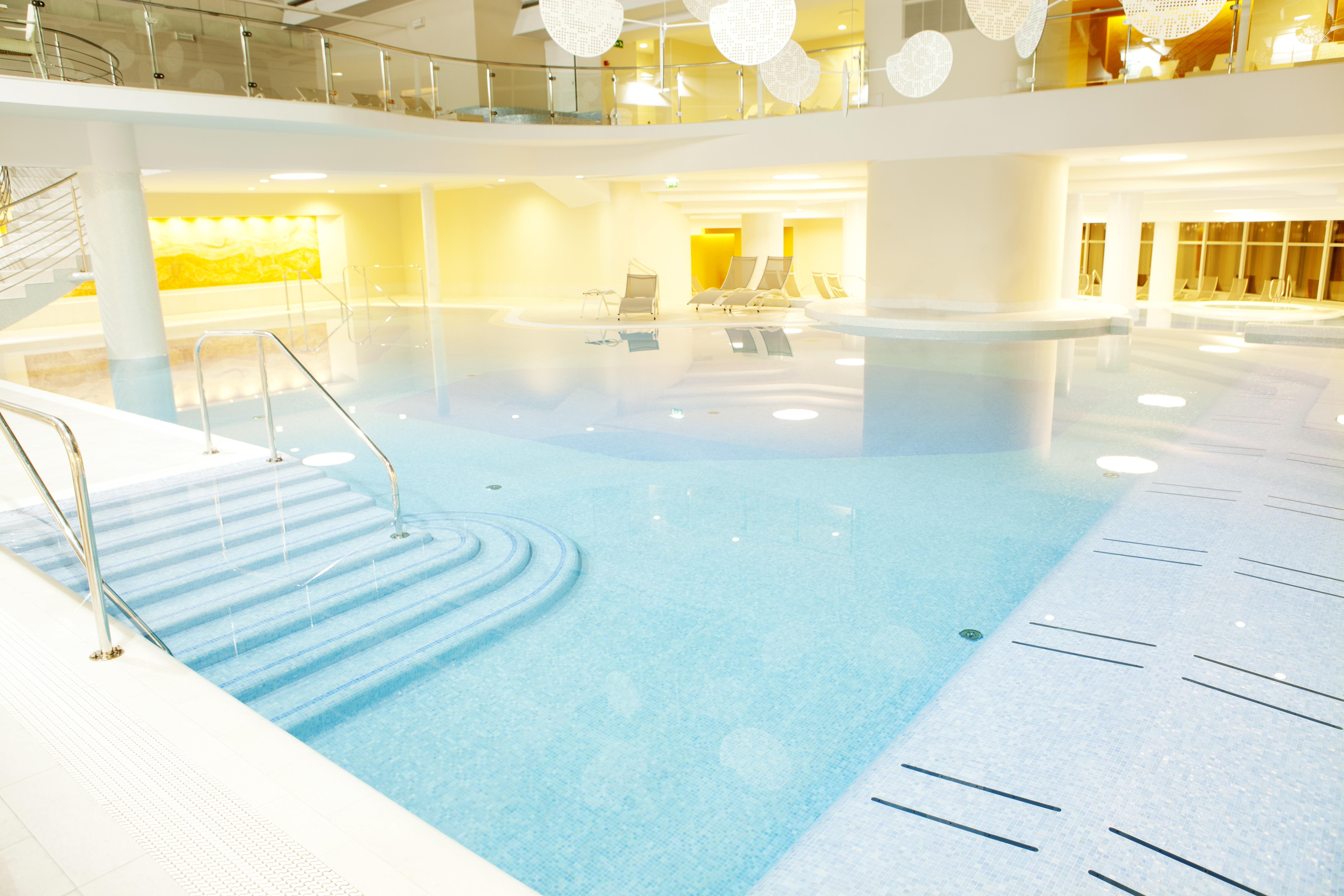 Hotel Slovenija - Terme & Wellness Lifeclass Portorož Extérieur photo The swimming pool at the hotel