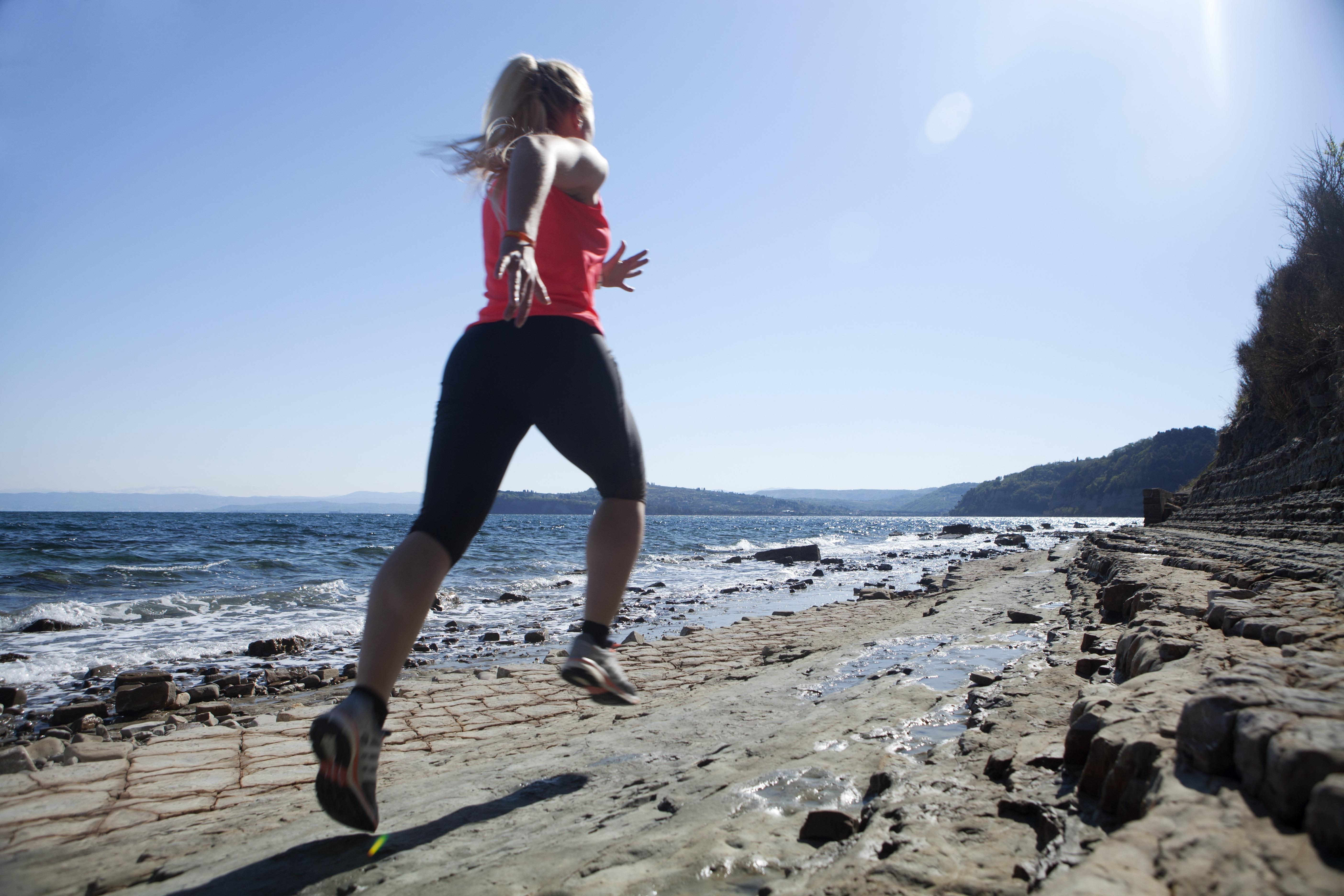 Hotel Slovenija - Terme & Wellness Lifeclass Portorož Extérieur photo A woman trail running