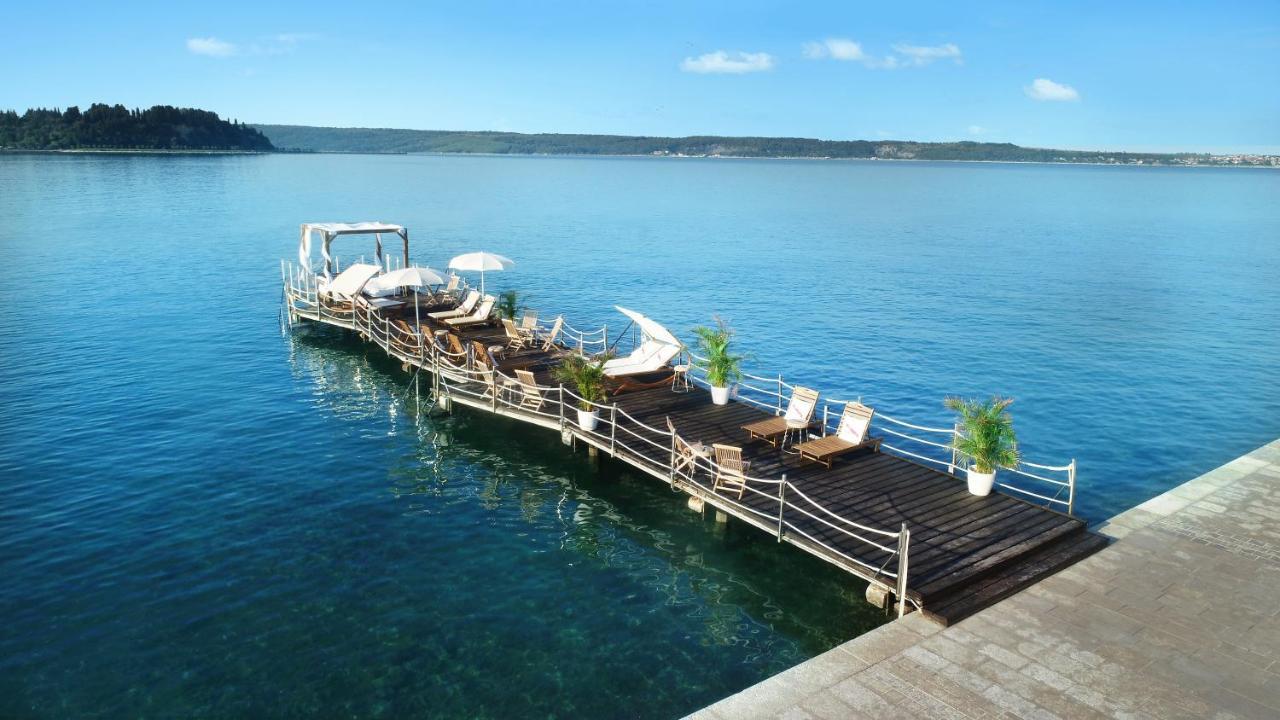 Hotel Slovenija - Terme & Wellness Lifeclass Portorož Extérieur photo The floating restaurant "La Perla"